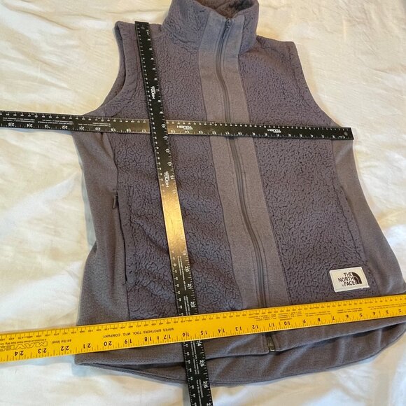 The North Face Gray Sherpa Fleece Zip-Up Vest Womens Large Highly Piling Purple - Picture 4 of 11